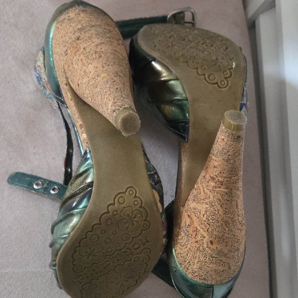 Not Rated Paisley Heels in Green and Brown - Picture 4 of 15